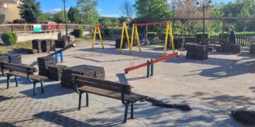 Ξεκίνησε η συντήρηση των παιδικών χαρών από τον Δήμο Κοζάνης