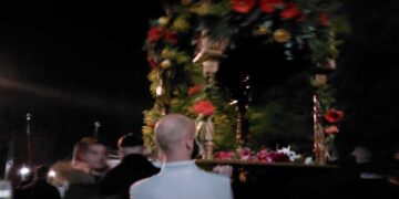 Περιφορά επιταφίου στην Ασβεστόπετρα (φώτο)