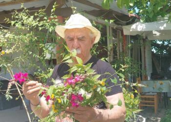 Πώς φτιάχνεται εύκολα το Πρωτομαγιάτικο Στεφάνι? (ρεπορτάζ της Κούλας Πουλασιχίδου)