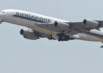 Πτήση θρίλερ της Singapore: Ένας νεκρός και 7 άτομα σε κρίσιμη κατάσταση