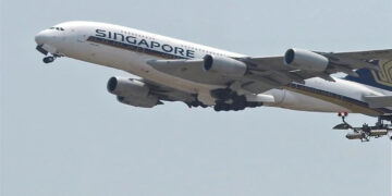 Πτήση θρίλερ της Singapore: Ένας νεκρός και 7 άτομα σε κρίσιμη κατάσταση