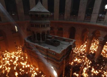 Άγιο Φως: Με αυξημένα μέτρα ασφαλείας λόγω του πολέμου στη Γάζα η μεταφορά του στην Ελλάδα