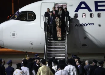 Άγιο Φως: Με αεροσκάφη θα μεταφερθεί από την Αθήνα σε όλη την Ελλάδα