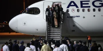Άγιο Φως: Με αεροσκάφη θα μεταφερθεί από την Αθήνα σε όλη την Ελλάδα