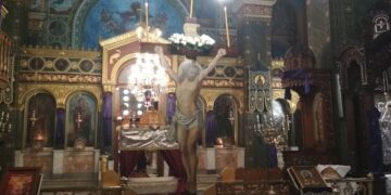 Μ. Παρασκευή – Παρακολουθήστε την ακολουθία των Μεγάλων Ωρών – Εσπερινός Αποκαθήλωσης (βίντεο)