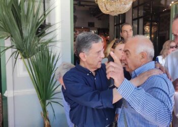 Στην Κοζάνη ο Γιώργος Αυτιάς – Συνομίλησε με κόσμο στο κέντρο της πόλης