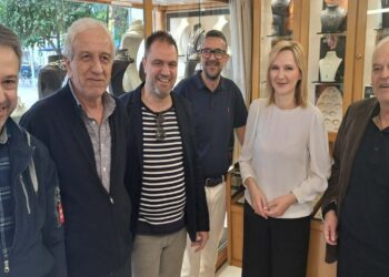 Συμβολική  κίνηση  αγάπης,  αισιοδοξίας  και  ελπίδας από  το   Επιμελητήριο και τον Εμπορικό  Σύλλογο  Κοζάνης