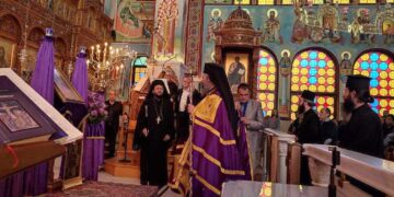 Χοροστατούντος του Σεβασμιωτάτου Μητροπολίτου μας κ.κ Ειρηναίου , η Ακολουθία του Νυμφίου την Μεγάλη Τρίτη στον Ιερό Ναό Αγίου Στεφάνου και Οσίας Παρασκευής Πτολεμαΐδας . (της Κούλας Πουλασιχίδου)