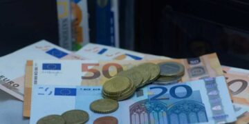 Έρχεται από Σεπτέμβρη νέο voucher 300 ευρώ για μαθητές Α' γυμνασίου