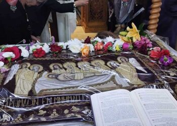 Φωτογραφίες από την Αποκαθήλωση του Εσταυρωμένου, από τον Ι.Ν. Αγίας Σκέπης Πτολεμαΐδας