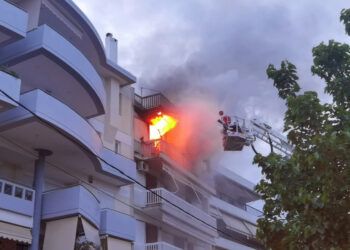 Τραγωδία σε διαμέρισμα στην Αγία Παρασκευή Αττικής- Γυναίκα βρέθηκε απανθρακωμένη έπειτα από πυρκαγιά