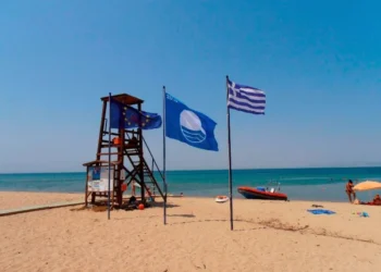 Αυτές οι παραλίες της χώρας έχουν γαλάζιες σημαίες για φέτος