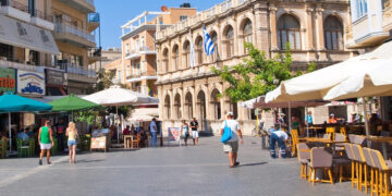 Κρήτη: 44χρονη έπαθε ανακοπή μπροστά στα μάτια του παιδιού της στο κέντρο του Ηρακλείου