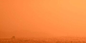 Καιρός σήμερα: Αφρικανική σκόνη και λασποβροχές, ανεβαίνει η θερμοκρασία