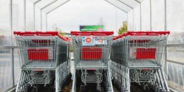 Λήγει την Παρασκευή η... «μόνιμη» μείωση τιμής: Αυξήσεις σε 4.000 προϊόντα στα σούπερ μάρκετ