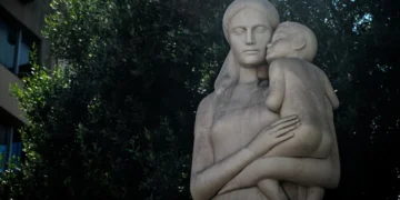 Κέντρο Βρεφών Μητέρα: Η τραγική ιστορία που κρύβει η απαγωγή 4 παιδιών από την 22χρονη μάνα τους