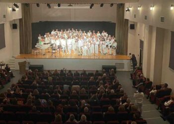 Με μεγάλη επιτυχία ολοκληρώθηκε μια μαγευτική Συνάντηση Χορωδιών στο Πολιτιστικό Κέντρο Σερβίων