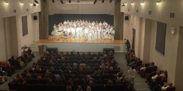 Με μεγάλη επιτυχία ολοκληρώθηκε μια μαγευτική Συνάντηση Χορωδιών στο Πολιτιστικό Κέντρο Σερβίων