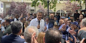 Ο Κυριάκος Μητσοτάκης στα Σέρβια- Η υποδοχή του Δημάρχου και των κατοίκων: «Το δίπολο της πολιτικής το κάνατε μόνοπολο, Μητσοτάκης από 2019 και όσο πάει…»- Η θερμή προσφώνηση Ελευθερίου