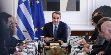 Δημοσκόπηση: Αυτοί είναι οι 5 πιο επιτυχημένοι υπουργοί