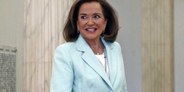 Μπακογιάννη: Εμείς δεν είμαστε ρεμπεσκέδες στην εξωτερική πολιτική – Να μας κάνει τη χάρη ο κ. Κασσελάκης