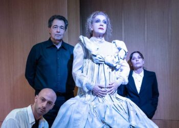 "Ο αδερφός μου ο Αμαντέους" - Μια θεατρική παράσταση με την Πέμη Ζούμη έρχεται στην Κοζάνη