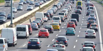 Ο ενοχλητικός ήχος που θα έχουν όλα τα αυτοκίνητα από το καλοκαίρι -Πώς θα τον σβήσεις