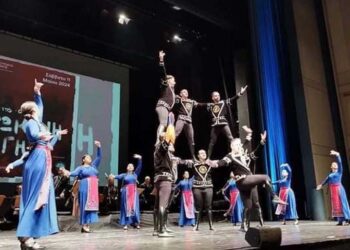 Το παιδικό τμήμα εκμάθησης ποντιακής λύρας της Στέγης Ποντίων Αμυνταίου και Περιχώρων συγκίνησε το κοινό στο Μέγαρο μουσικής Θεσσαλονίκης με την εκδήλωση "Πόντος Αρμενία Ματωμένη Γη"