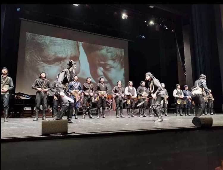 Το παιδικό τμήμα εκμάθησης ποντιακής λύρας της Στέγης Ποντίων Αμυνταίου και Περιχώρων συγκίνησε το κοινό στο Μέγαρο μουσικής Θεσσαλονίκης με την εκδήλωση "Πόντος Αρμενία Ματωμένη Γη"