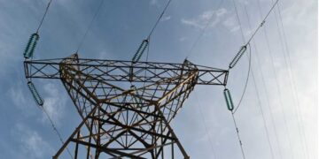 Πέφτουν οι τιμές στο ρεύμα - Τι συμβαίνει με πράσινα και μπλε τιμολόγια