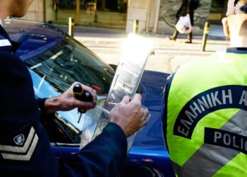 Τέλος η αφαίρεση των πινακίδων κυκλοφορίας – Τι αλλάζει στον Κώδικα Οδικής Κυκλοφορίας