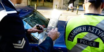 Τέλος η αφαίρεση των πινακίδων κυκλοφορίας – Τι αλλάζει στον Κώδικα Οδικής Κυκλοφορίας