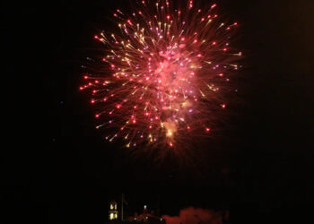 Θλιβερός απολογισμός: Έξι ακρωτηριασμοί από βεγγαλικά και συλλήψεις την ώρα της Ανάστασης