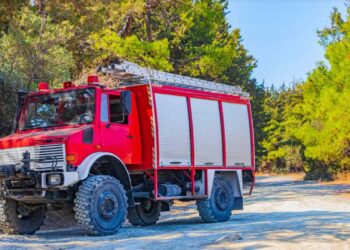 Τέλος για τα ένδοξα πυροσβεστικά οχήματα της Ελλάδας -Πωλούνται από μόλις 80 ευρώ