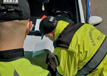 Πρόστιμο-μαμούθ 21.140 ευρώ σε μοτοσυκλετιστή -Παραβίασε 12 φανάρια με «κόκκινο