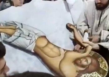 Βίντεο από την Τελετή Αποκαθήλωσης του Κυρίου από τον Ι.Ν. Αγίας Σκέπης Πτολεμαΐδας