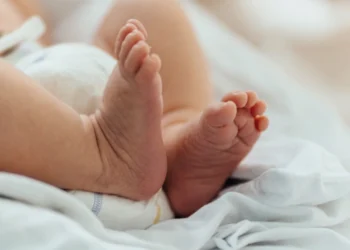 Θρίλερ με νεκρό βρέφος στη Βραυρώνα – Υπό έρευνα οι γονείς