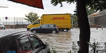 Πνίγηκε η Θεσσαλονίκη μετά την καταιγίδα