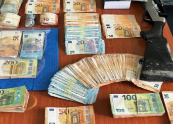 ΔΟΥ Χαλκίδας: Επτά συλλήψεις για εκβιασμούς – Η διευθύντρια και δύο λογιστές ανάμεσά τους