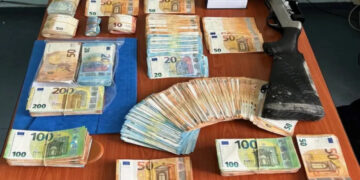 ΔΟΥ Χαλκίδας: Επτά συλλήψεις για εκβιασμούς – Η διευθύντρια και δύο λογιστές ανάμεσά τους