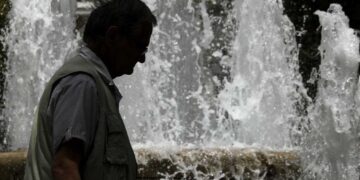 Αρναούτογλου: Έρχεται νέο κύμα ζέστης – Πάνω από 40 βαθμούς ο υδράργυρος