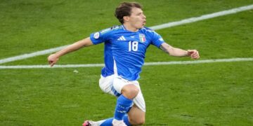 Ιταλία – Αλβανία 2-1: Ανατροπή σε πέντε λεπτά με Μπαστόνι και Μπαρέλα