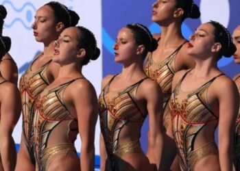 Χρυσό μετάλλιο για την εθνική ομάδα καλλιτεχνικής κολύμβησης στο ελεύθερο του ομαδικού στο Βελιγράδι