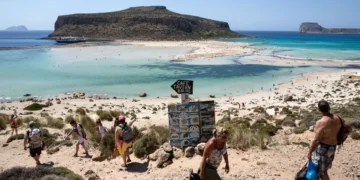 Στην Ελλάδα 7.500 τουρίστες από τον γερμανικό κολοσσό που χρεοκόπησε