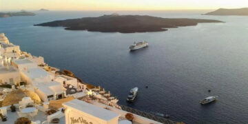 Απλησίαστες για τους Έλληνες οι καλοκαιρινές διακοπές στην Ελλάδα – Διαμονή και ακτοπλοϊκά βάζουν φρένο στους πολίτες