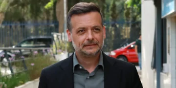 «Σφήνα» Χάρη Δούκα στο ΠΑΣΟΚ -Ζητά κάλπες για νέα ηγεσία στις 3 και 10 Νοεμβρίου