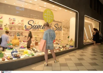 Η Κυριακή που τα καταστήματα θα είναι ανοιχτά