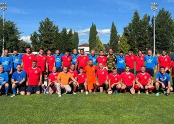 Ένας καταπληκτικός αγώνας ποδοσφαίρου για φιλανθρωπικό σκοπό διεξήχθη στη Νεάπολη Κοζάνης!