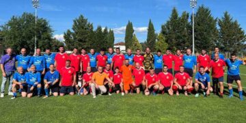 Ένας καταπληκτικός αγώνας ποδοσφαίρου για φιλανθρωπικό σκοπό διεξήχθη στη Νεάπολη Κοζάνης!