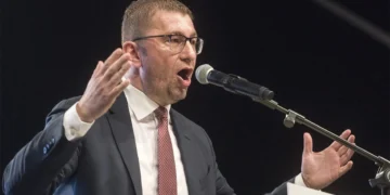 Μιτσκόσκι: Η νέα κυβέρνηση θα σεβαστεί τη Συμφωνία των Πρεσπών, όμως εγώ θα αποκαλώ τη χώρα μου Μακεδονία